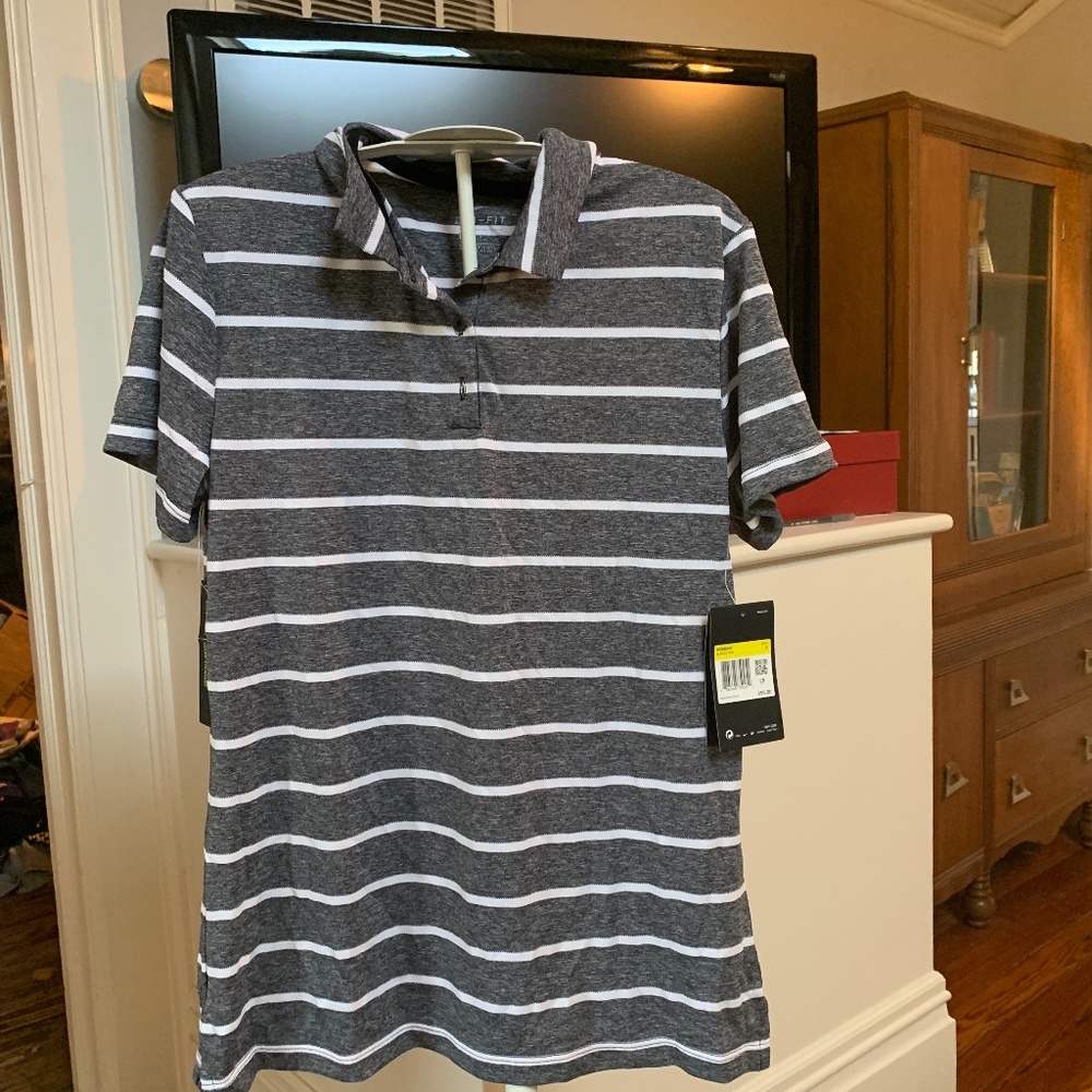 Nike dri fit women’s golf /tennis‎ top. NWT. Retail 55